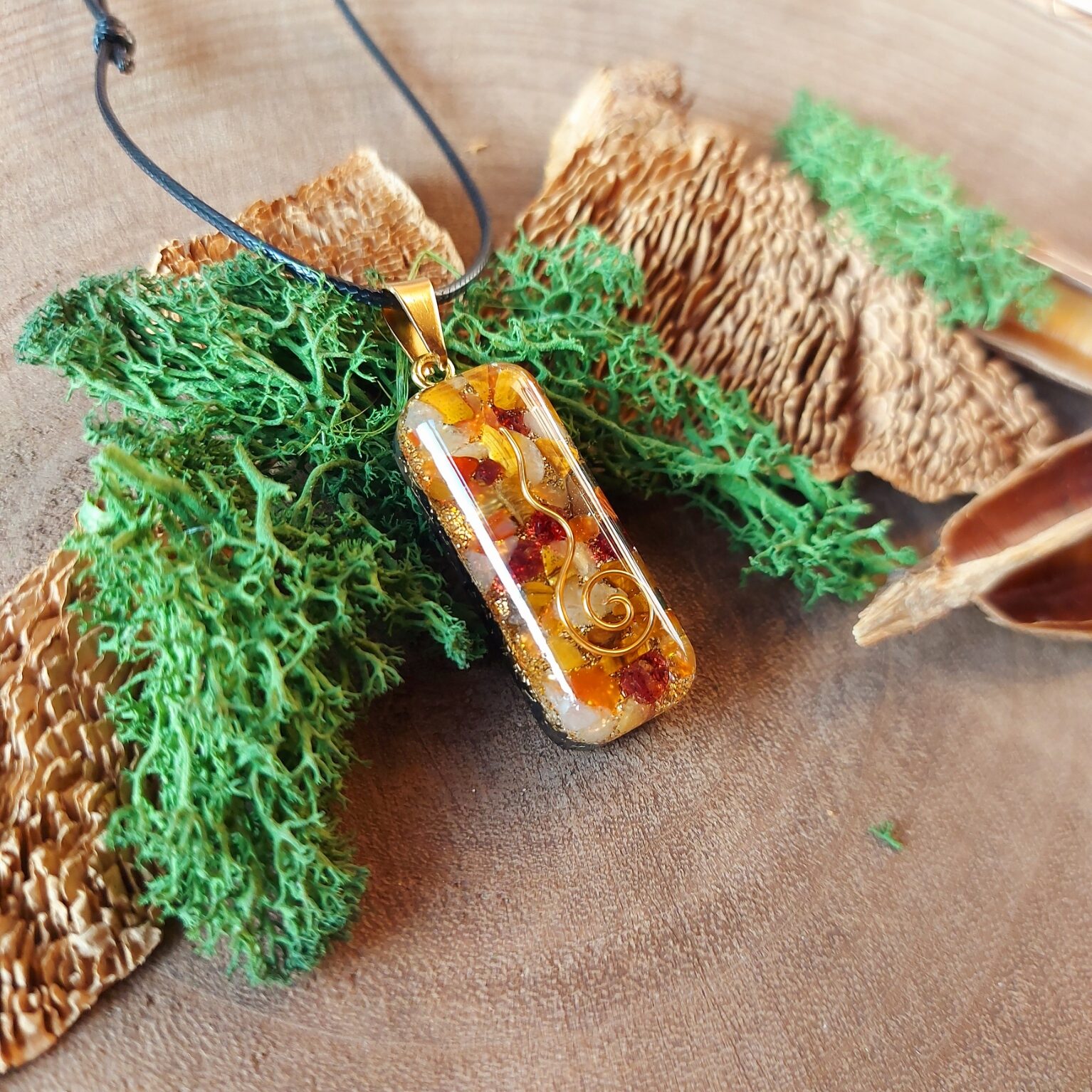 orgonite amulet langwerpig oranje rood